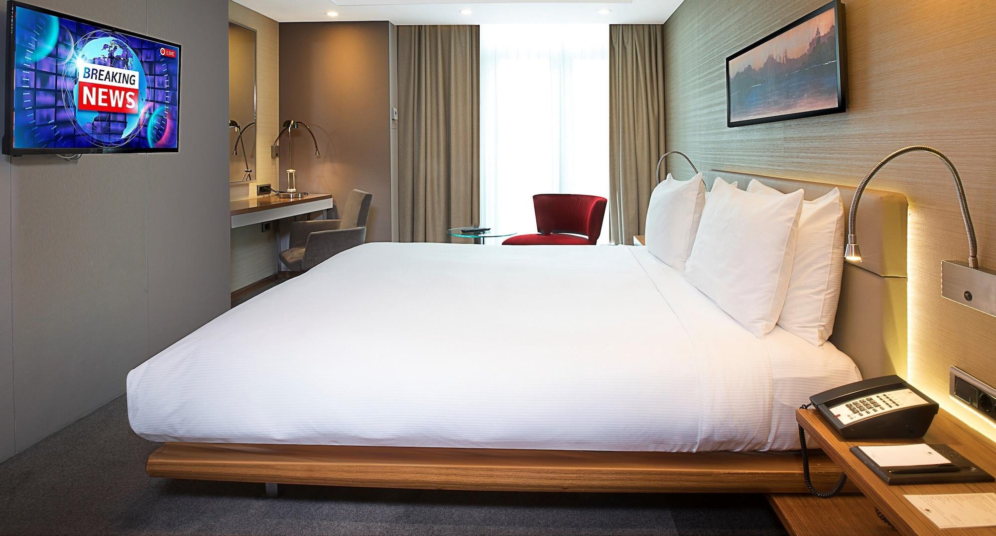 Hotel Doubletree By Hilton Istanbul - Old Town Esterno foto A room at the hotel